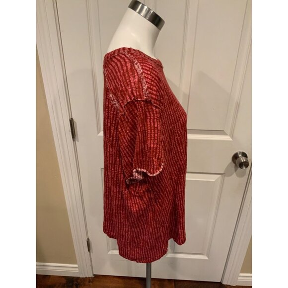 We The Free Dark Pink Geometric Patterned T-Shirt, Size Small - Picture 2 of 5